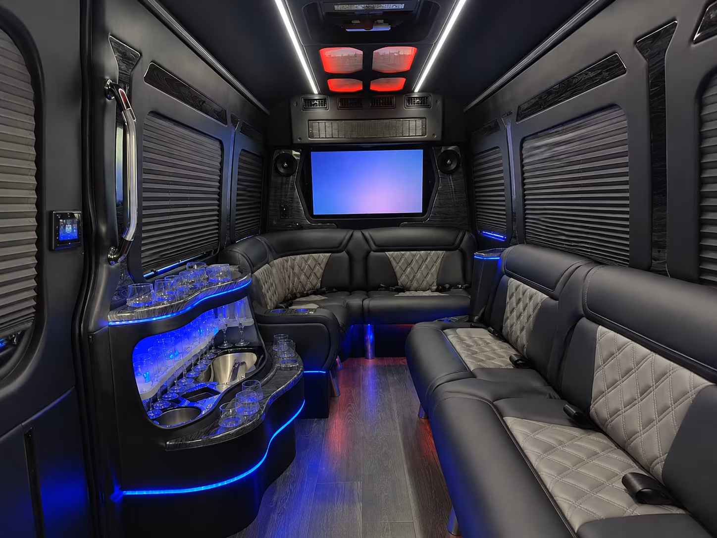 from small executive transfers to large scale conference fleets hendersoncharterbuscompany com has it all