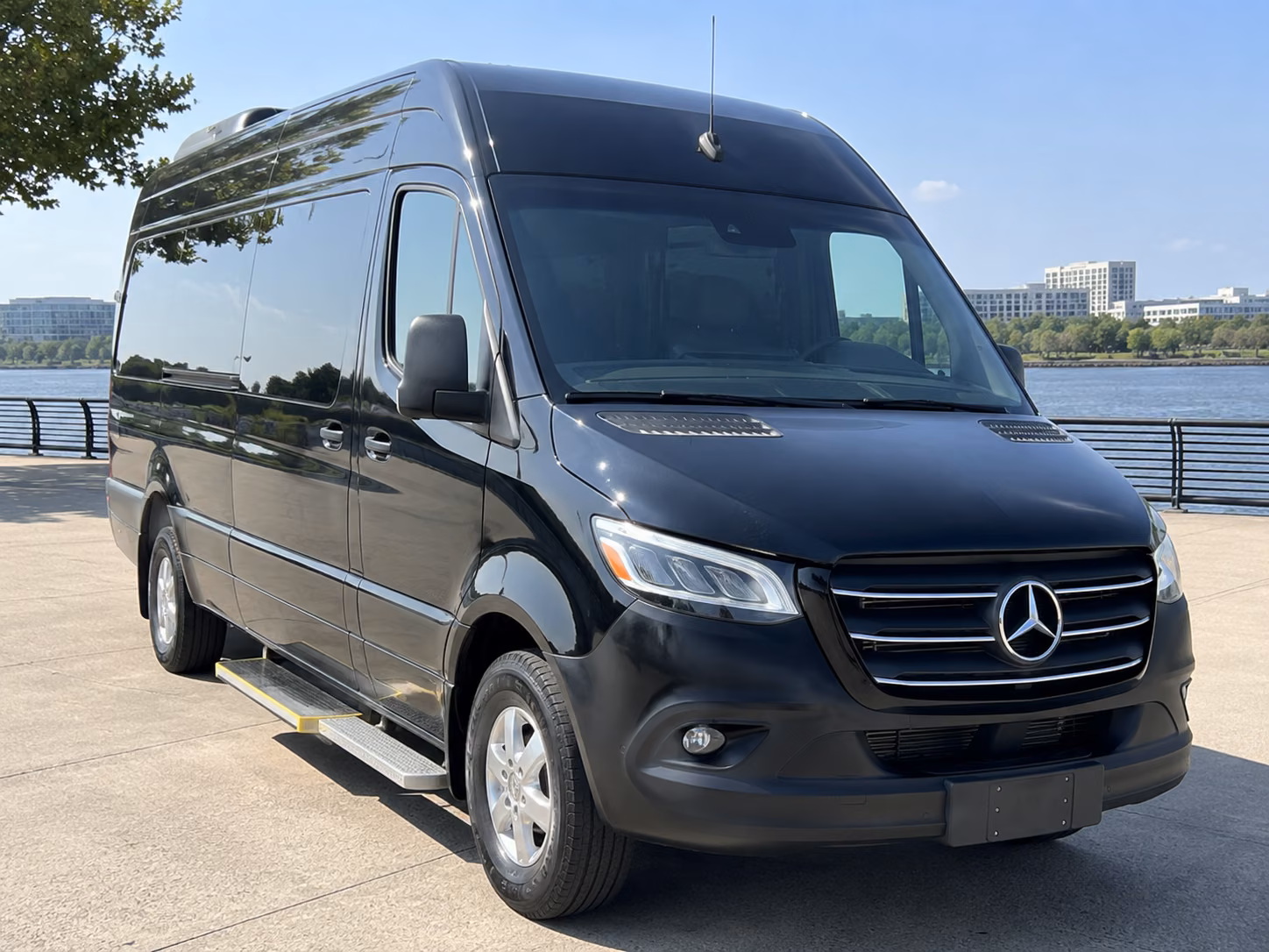 palmdale corporate shuttle buses for palmdale businesses